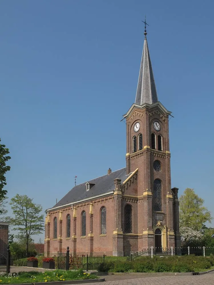 Jirnsum: Jirnsum, kerk foto1 2011-04-24 10.55